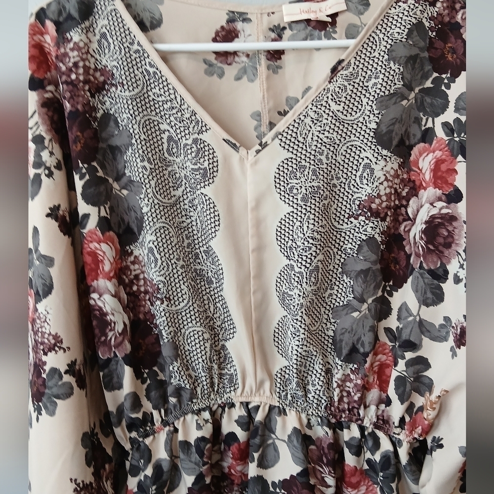 Hailey & Co Cream Floral Boho Festival Top Womens Size Small - Picture 2 of 7